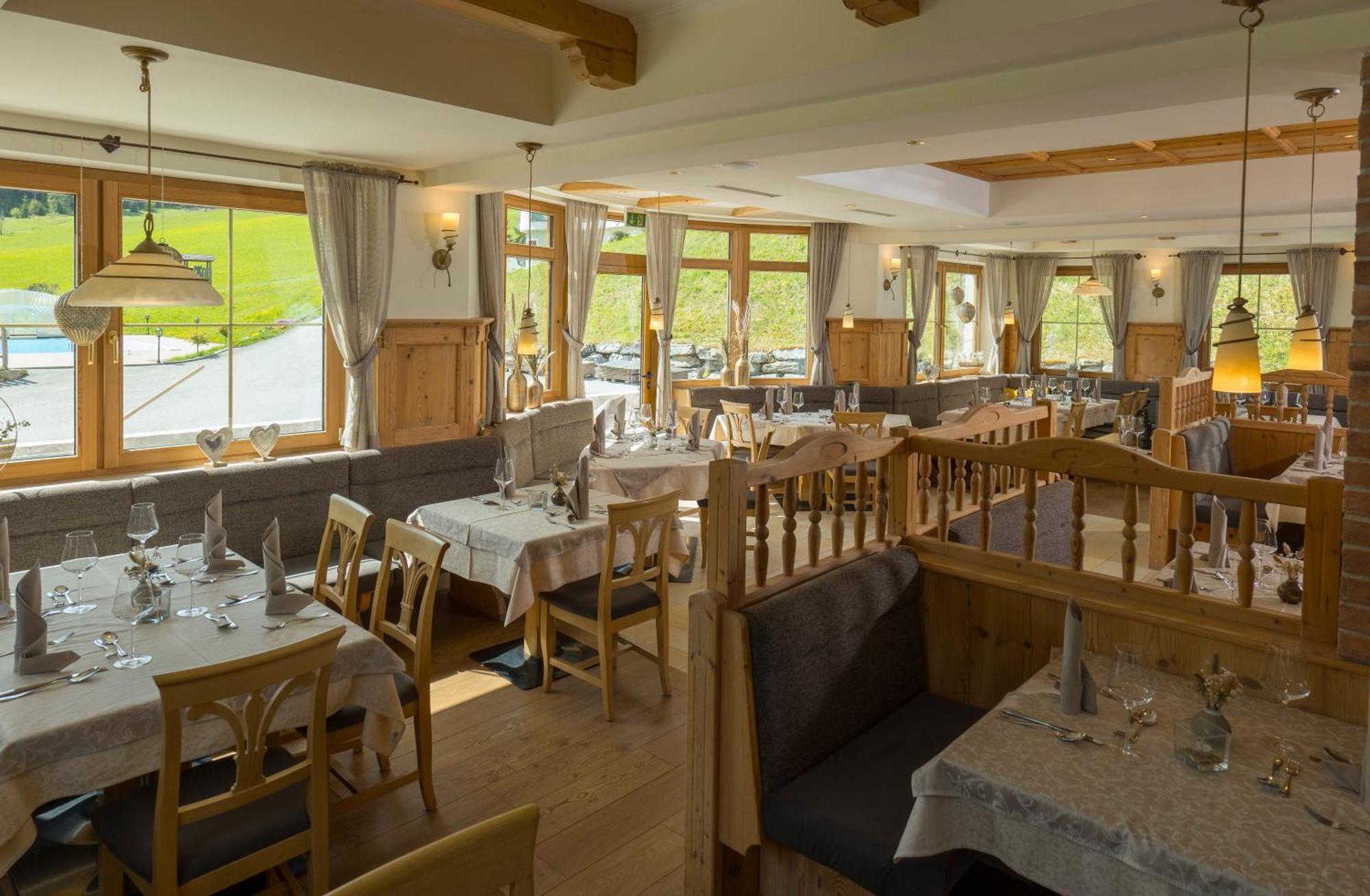 Natur & Familienhotel Der Stieglerhof ราดชตัดท์ ภายนอก รูปภาพ